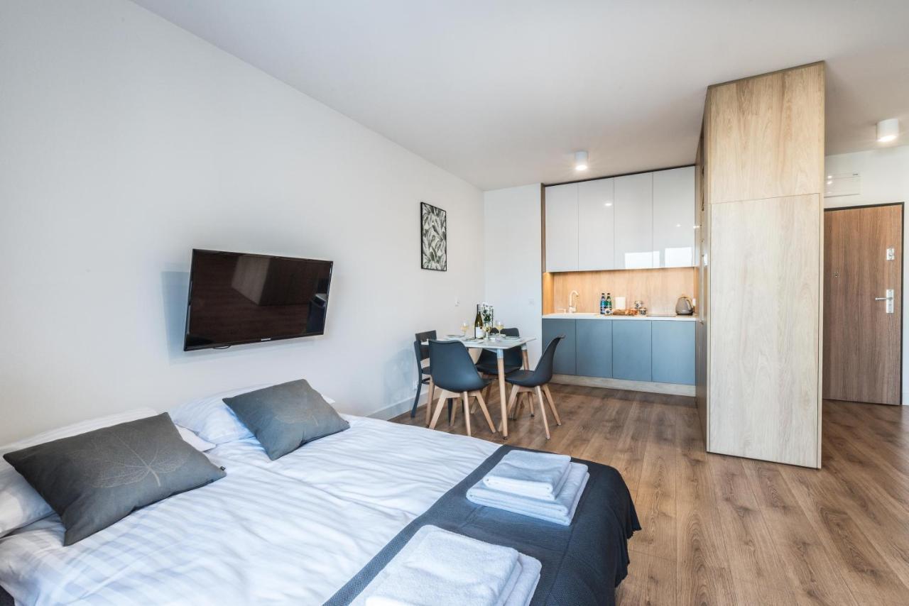 Apartament Targi z garażem i siłownią Poznań Zewnętrze zdjęcie