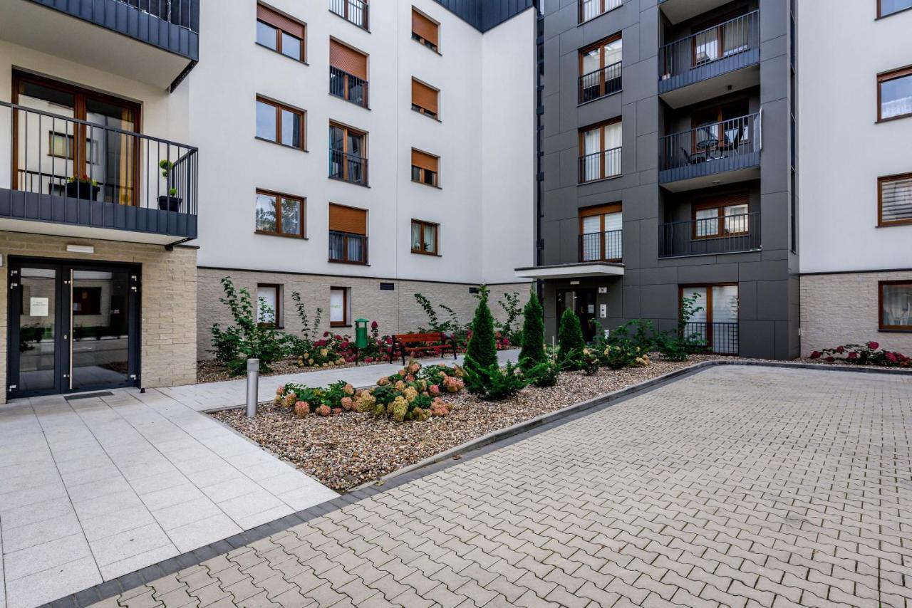 Apartament Targi z garażem i siłownią Poznań Zewnętrze zdjęcie
