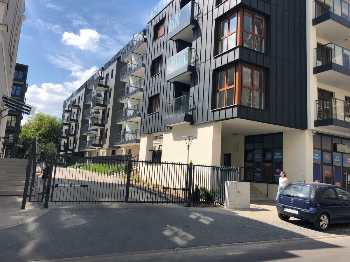 Apartament Targi z garażem i siłownią Poznań Zewnętrze zdjęcie