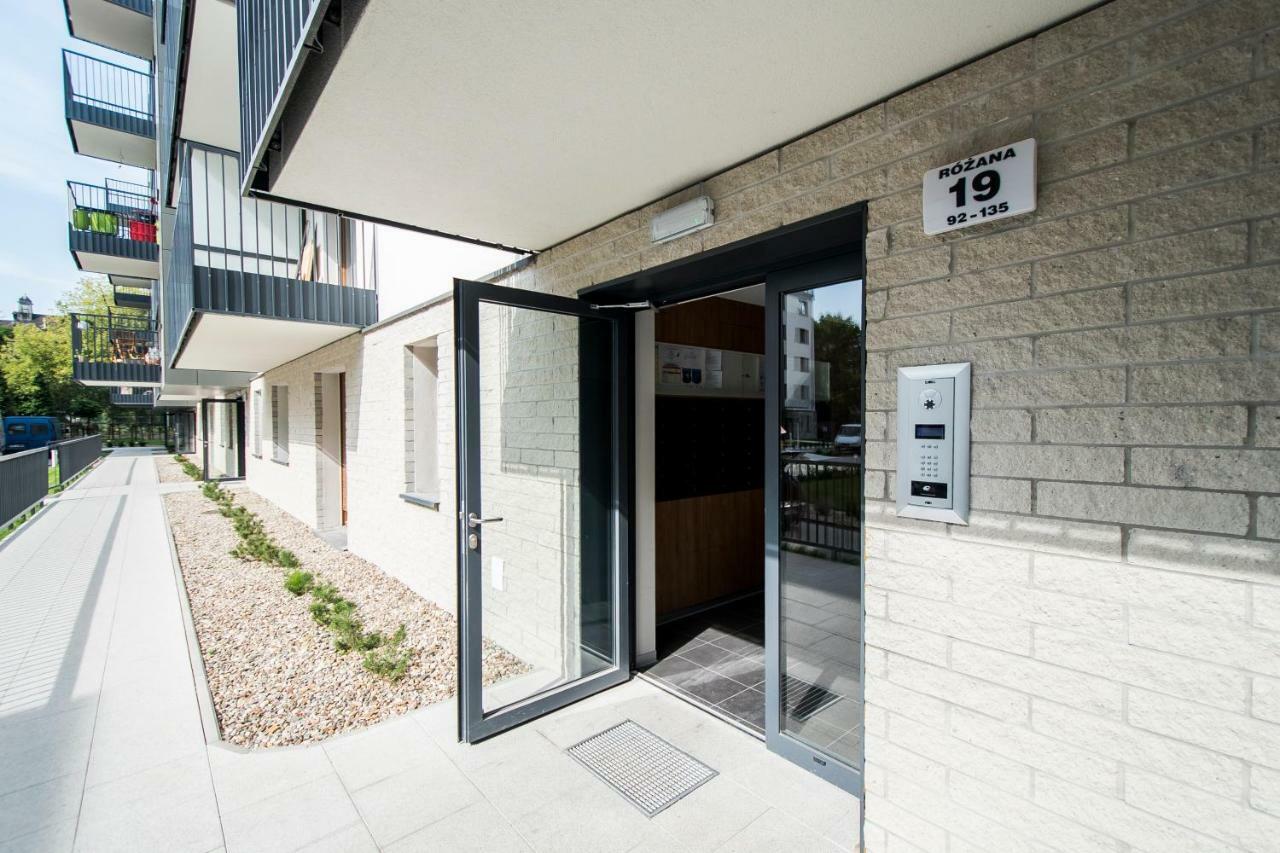 Apartament Targi z garażem i siłownią Poznań Zewnętrze zdjęcie