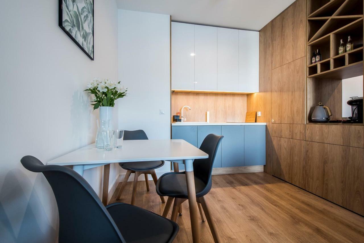 Apartament Targi z garażem i siłownią Poznań Zewnętrze zdjęcie