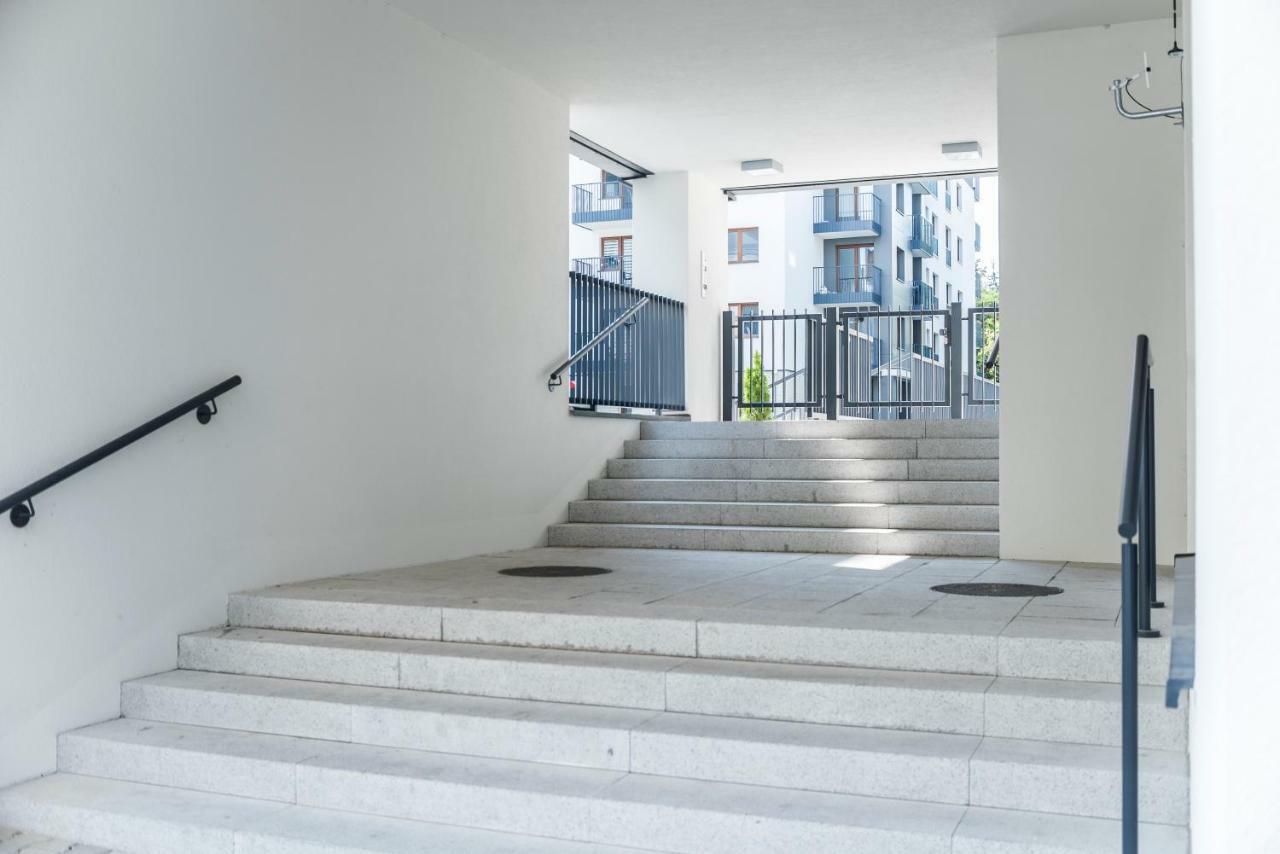 Apartament Targi z garażem i siłownią Poznań Zewnętrze zdjęcie